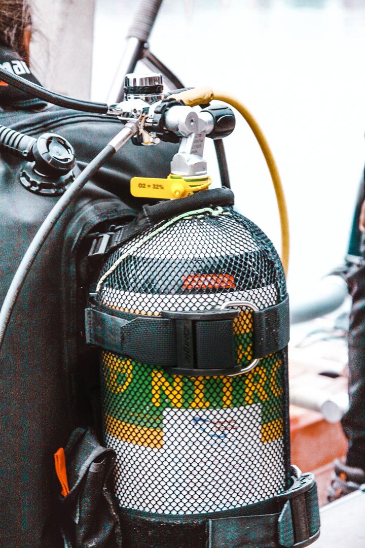 Especialidad de buceo Nitrox en lanzarote con rubicon diving material