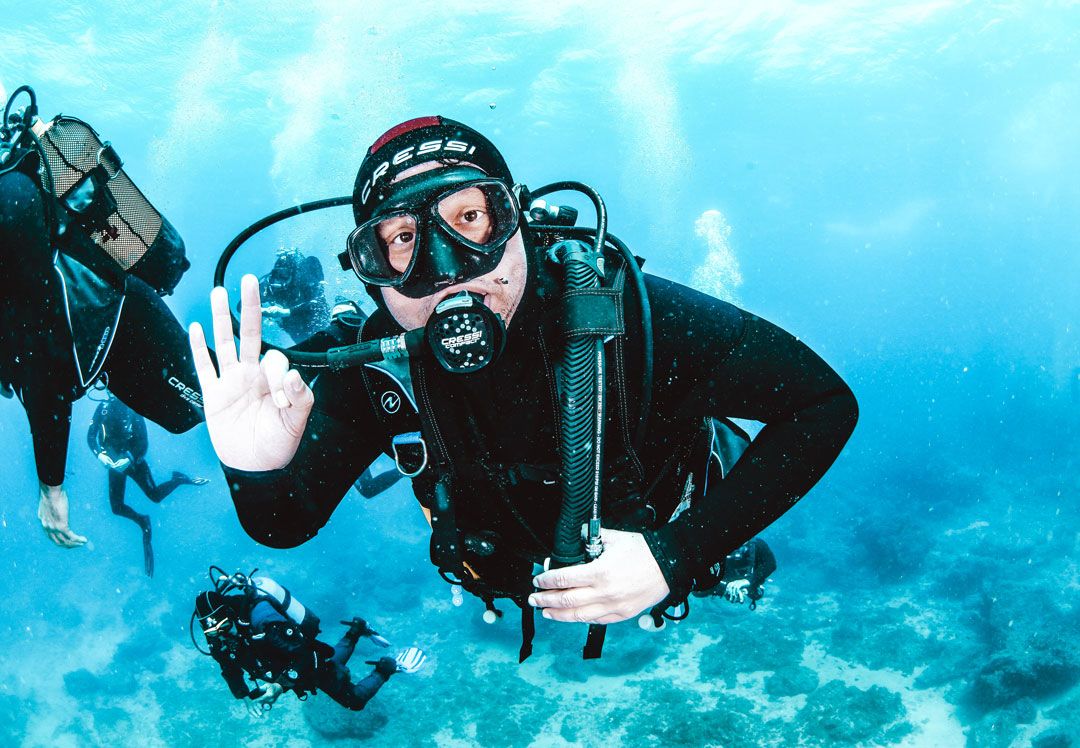 basic diver course in lanzarote rubicon diving buceador