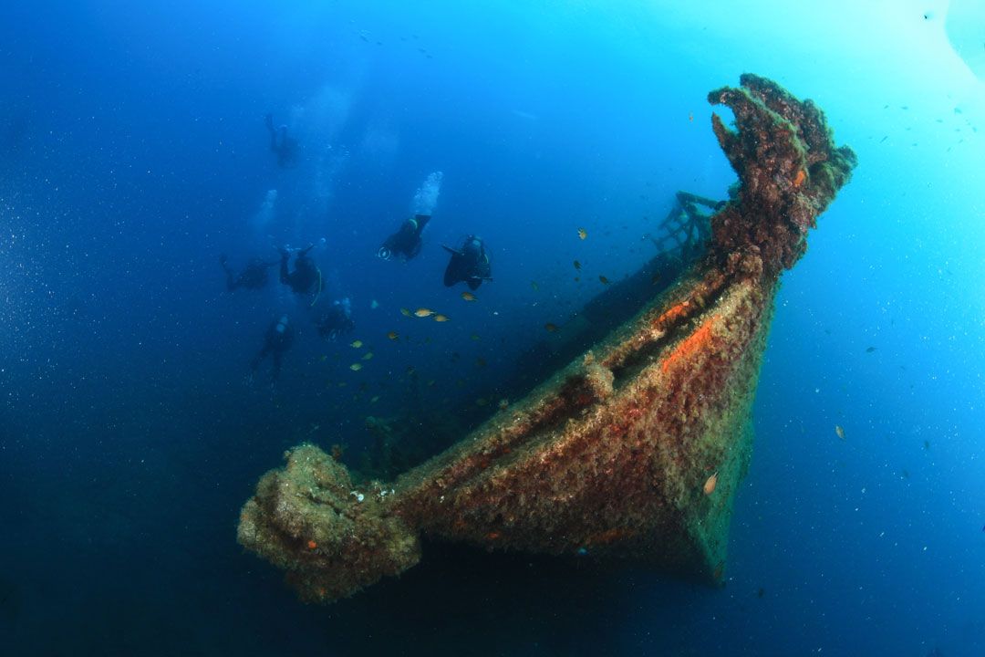 buceador de Pecios en Lanzarote con Rubicon Diving buceadores barco