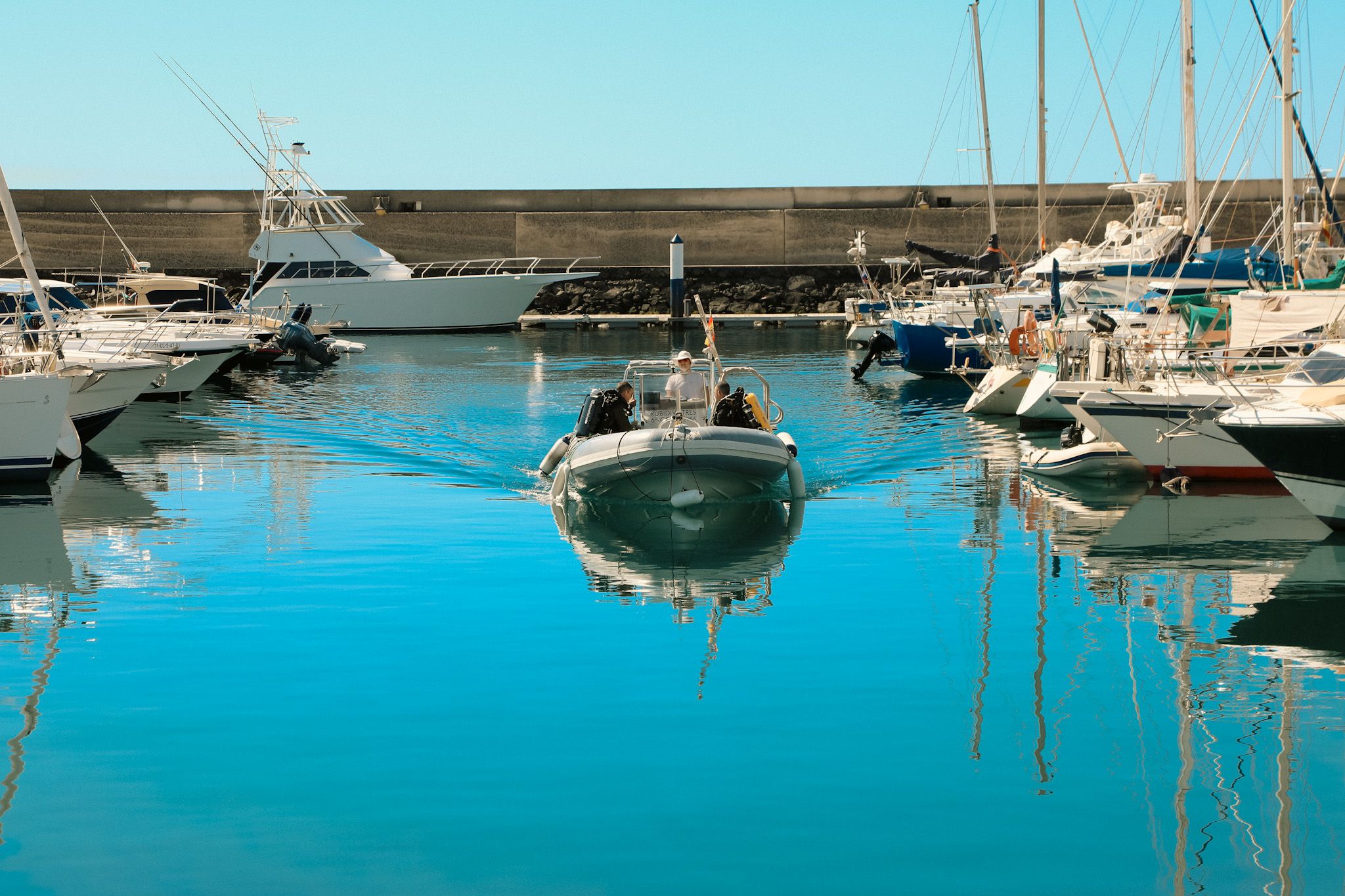 buceo-desde-barco-lanzarote.jpg